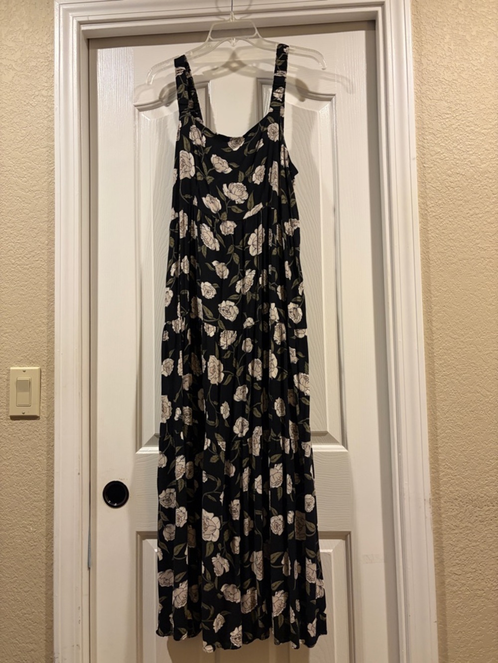 Saltwater LUXE Floral Black Sleeveless Maxi Dress size M excellent cond - Picture 2 of 8